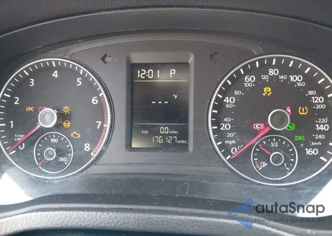 2014 Volkswagen Passat 1.8T S z USA, uszkodzony, nr VIN 1VWAS7A32EC024805